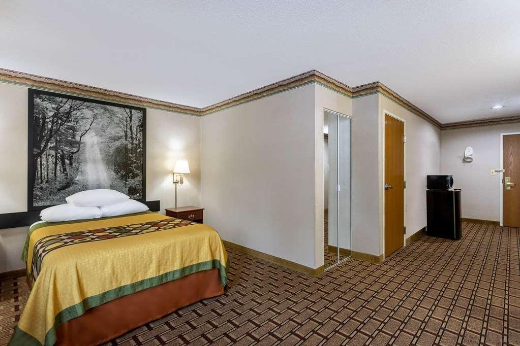 Super 8 By Wyndham Marysville/Port Huron Area Eksteriør billede