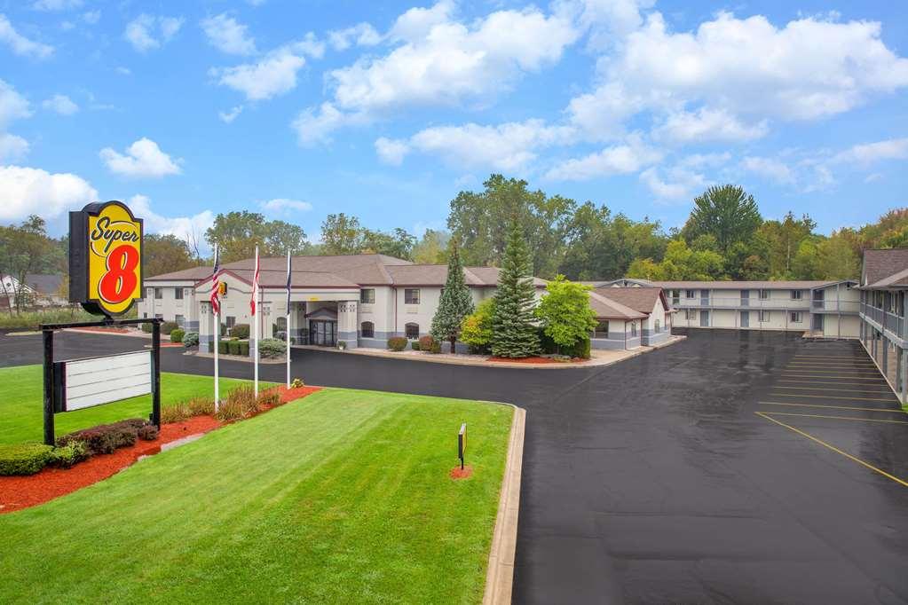 Super 8 By Wyndham Marysville/Port Huron Area Eksteriør billede