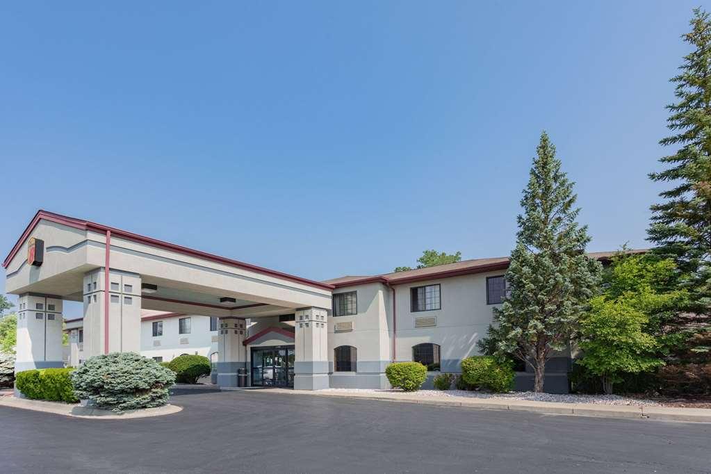 Super 8 By Wyndham Marysville/Port Huron Area Eksteriør billede