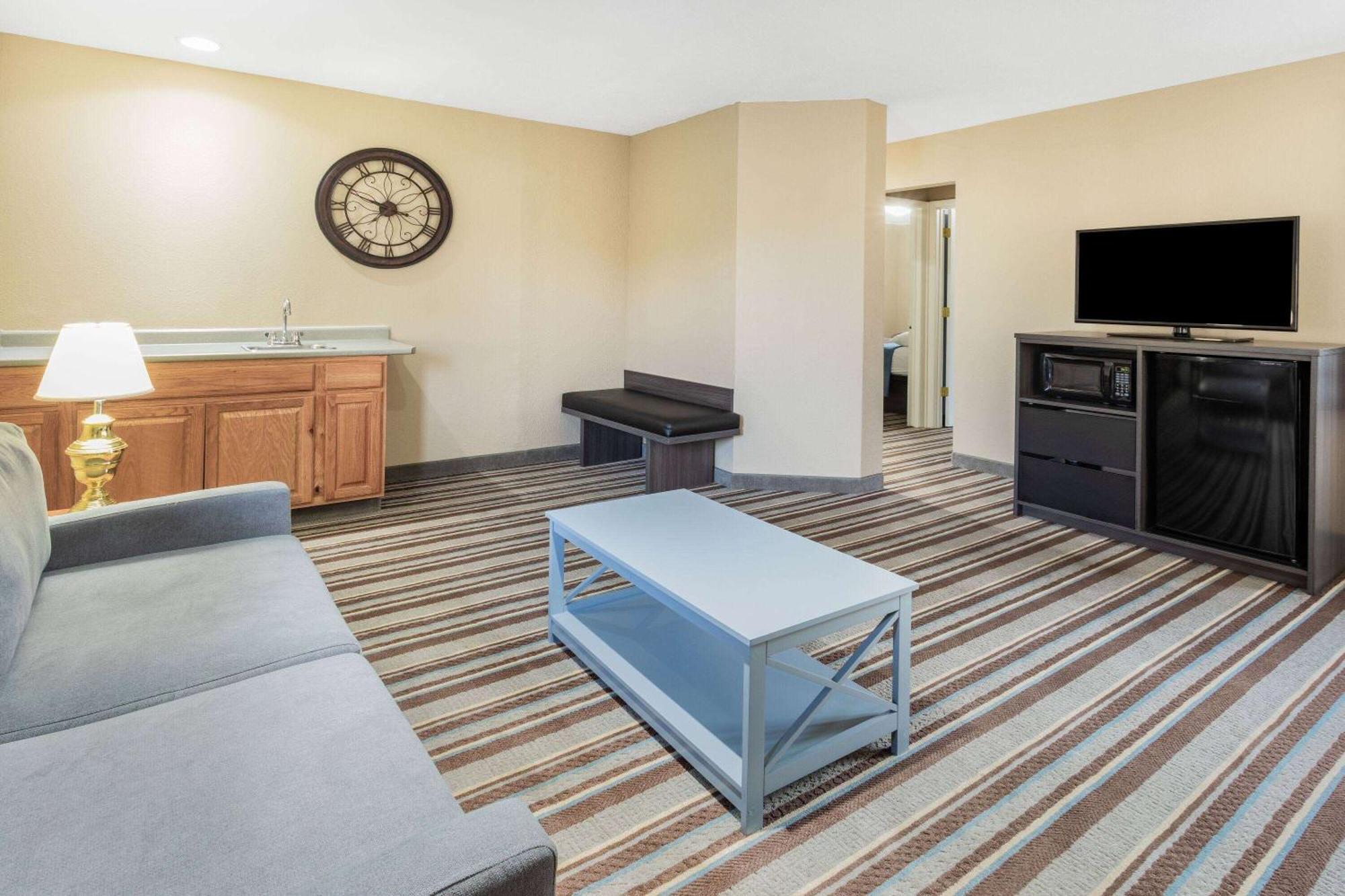 Super 8 By Wyndham Marysville/Port Huron Area Eksteriør billede