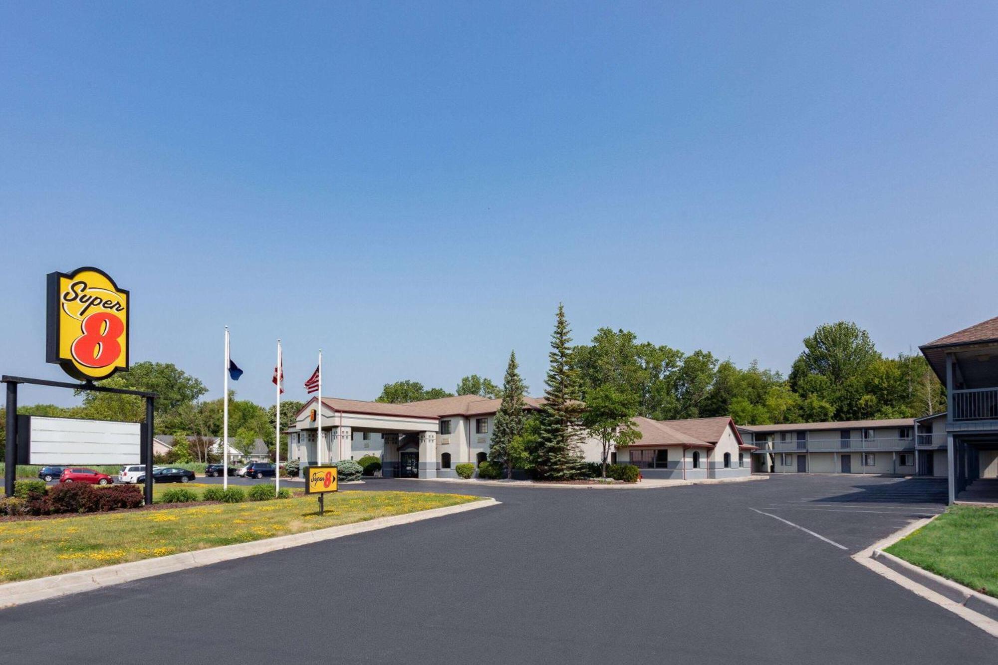 Super 8 By Wyndham Marysville/Port Huron Area Eksteriør billede